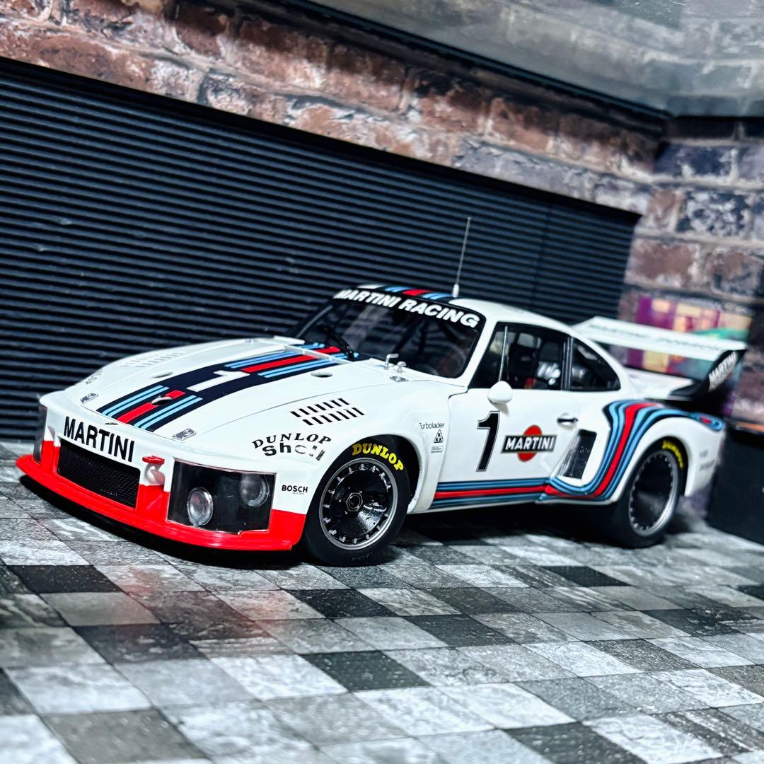 1/18 EXOTO ポルシェ 935 マルティニ レーシング 1976