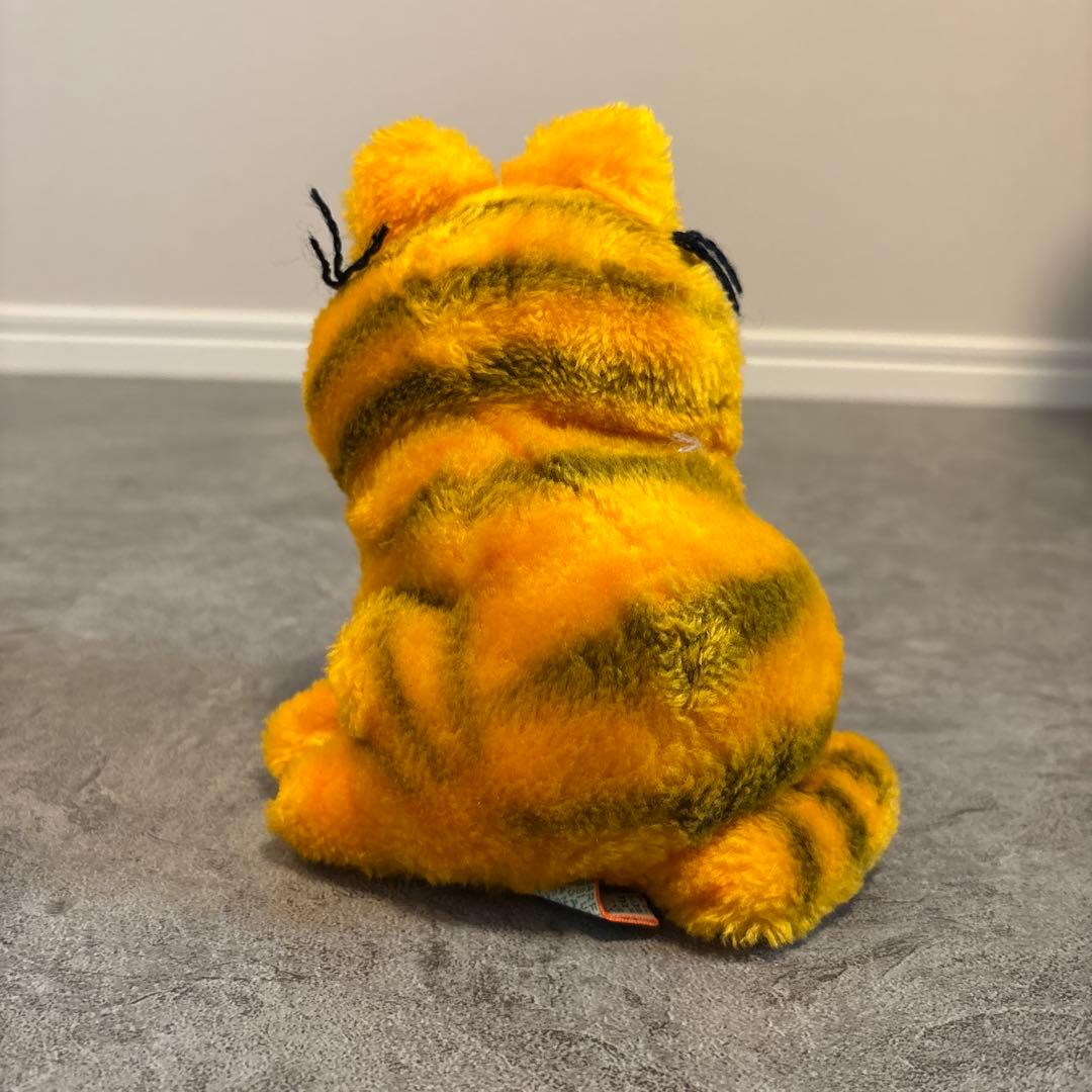 ガーフィールド お座りミニぬいぐるみ 赤字