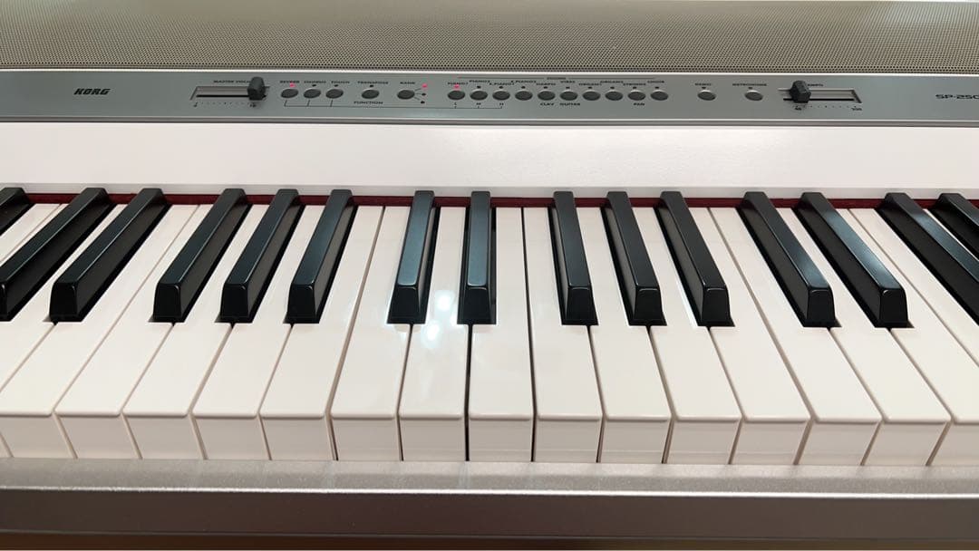 【取置き】ホワイトの88鍵電子ピアノKORG SP-250