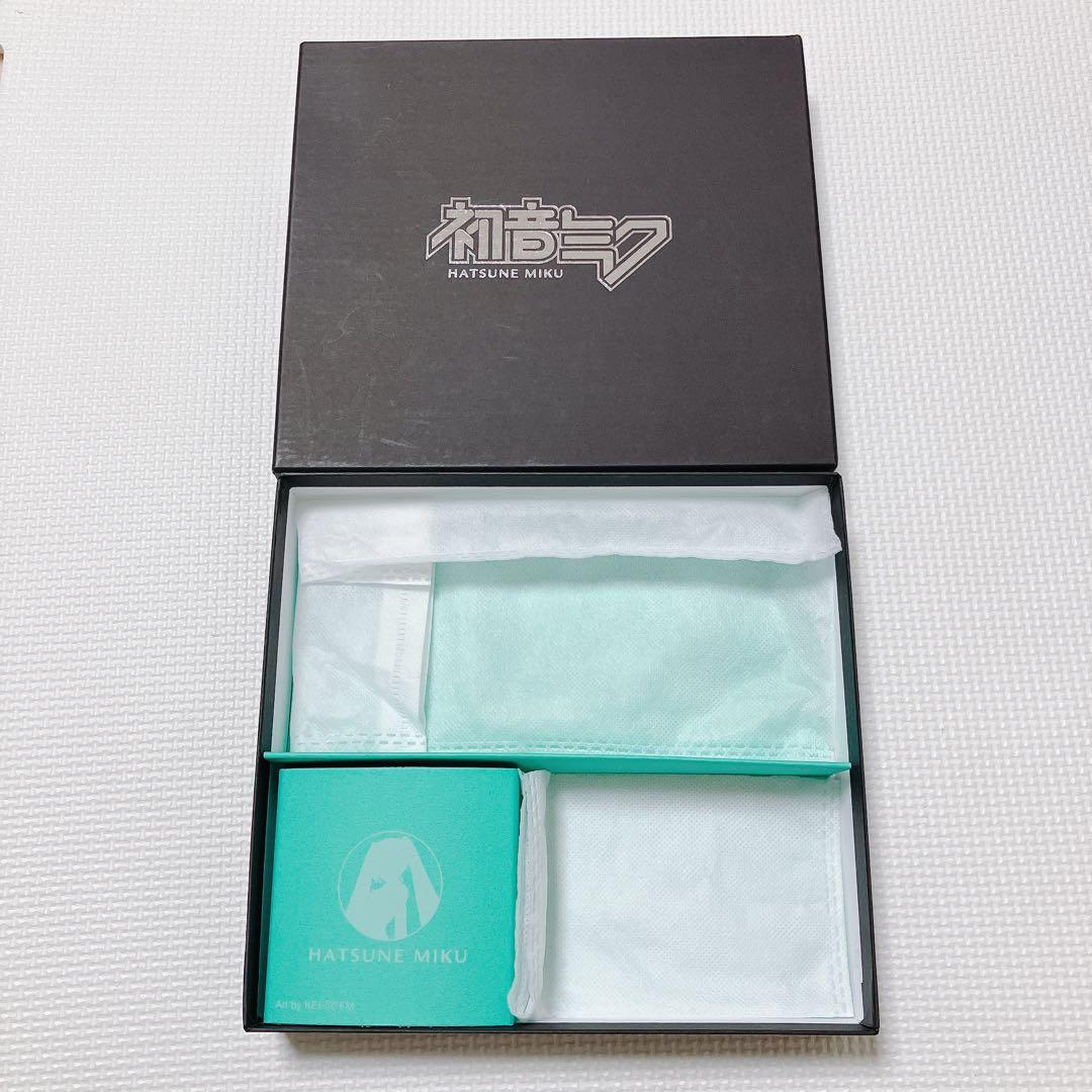 未使用　希少　初音ミク 本革ウォレット＆名刺入れセット 特製ギフトボックス
