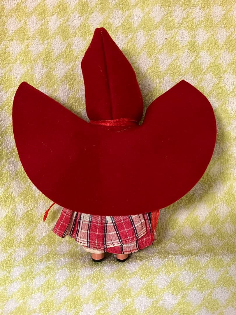 赤ずきんちゃん風  陶器のお人形