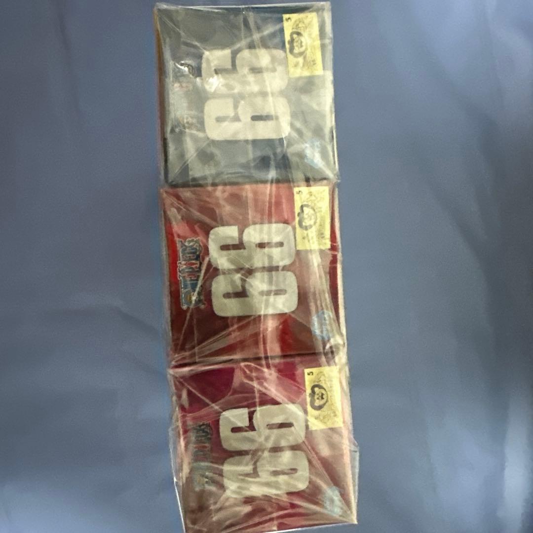 ワンピース　ワールドコレクタブルフィギュア　ヴィンスモークファミリー