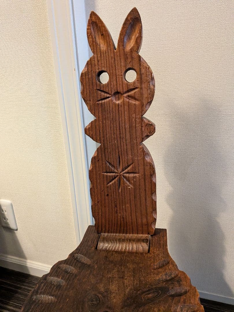 スペイン製 羊飼いの椅子 ウサギと猫の木製椅子とテーブルセット アンティーク