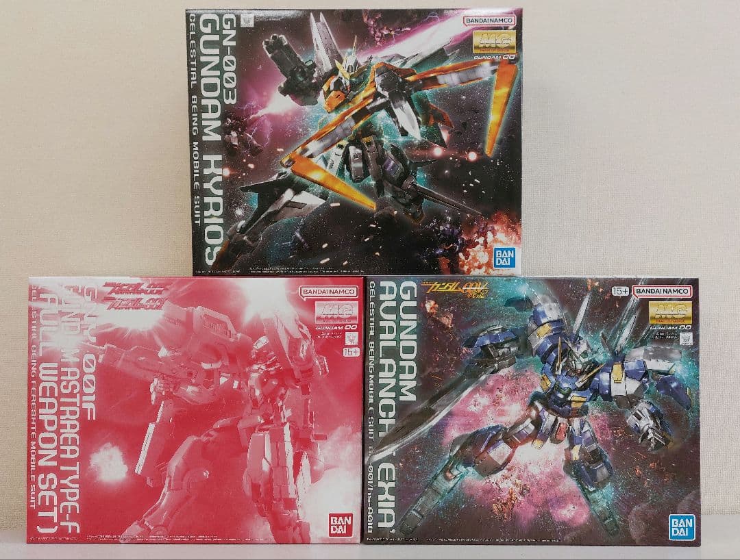 新品　ＭＧ 1/100 ガンダムアヴァランチエクシアダッシュ　他