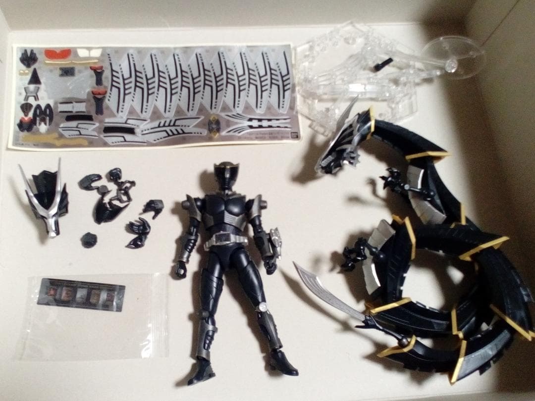 プラモデル完成品 仮面ライダー龍騎 リュウガ ＆ ドラグブラッカー