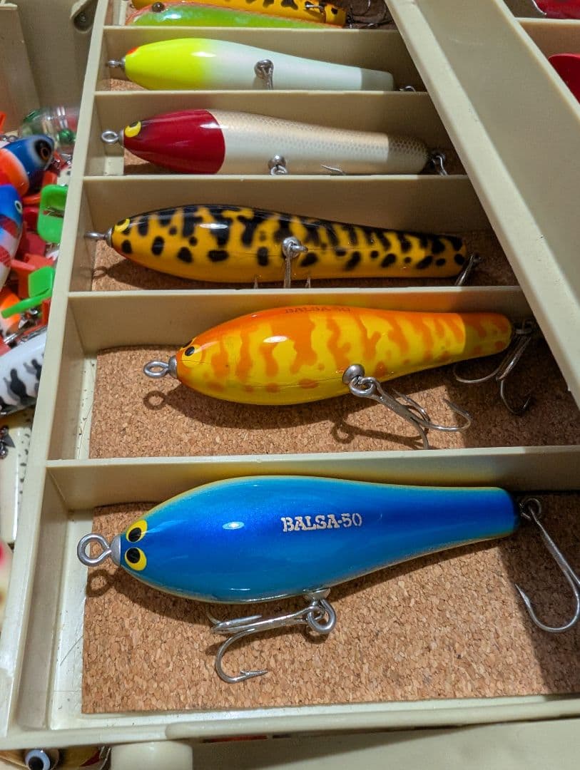 バス　トップウォータープラグ　５２個まとめ売り