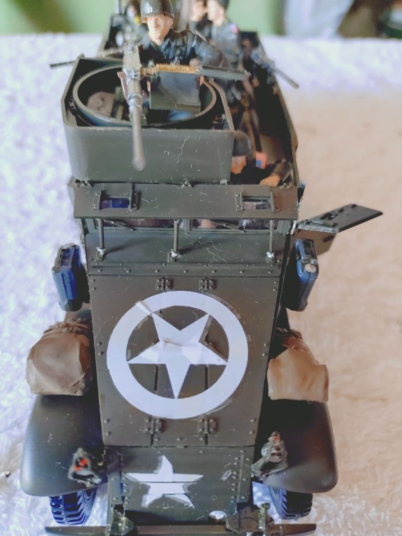 新春セール！パットン大戦車軍団兵員輸送車M3A2 1/35フィギュア9体