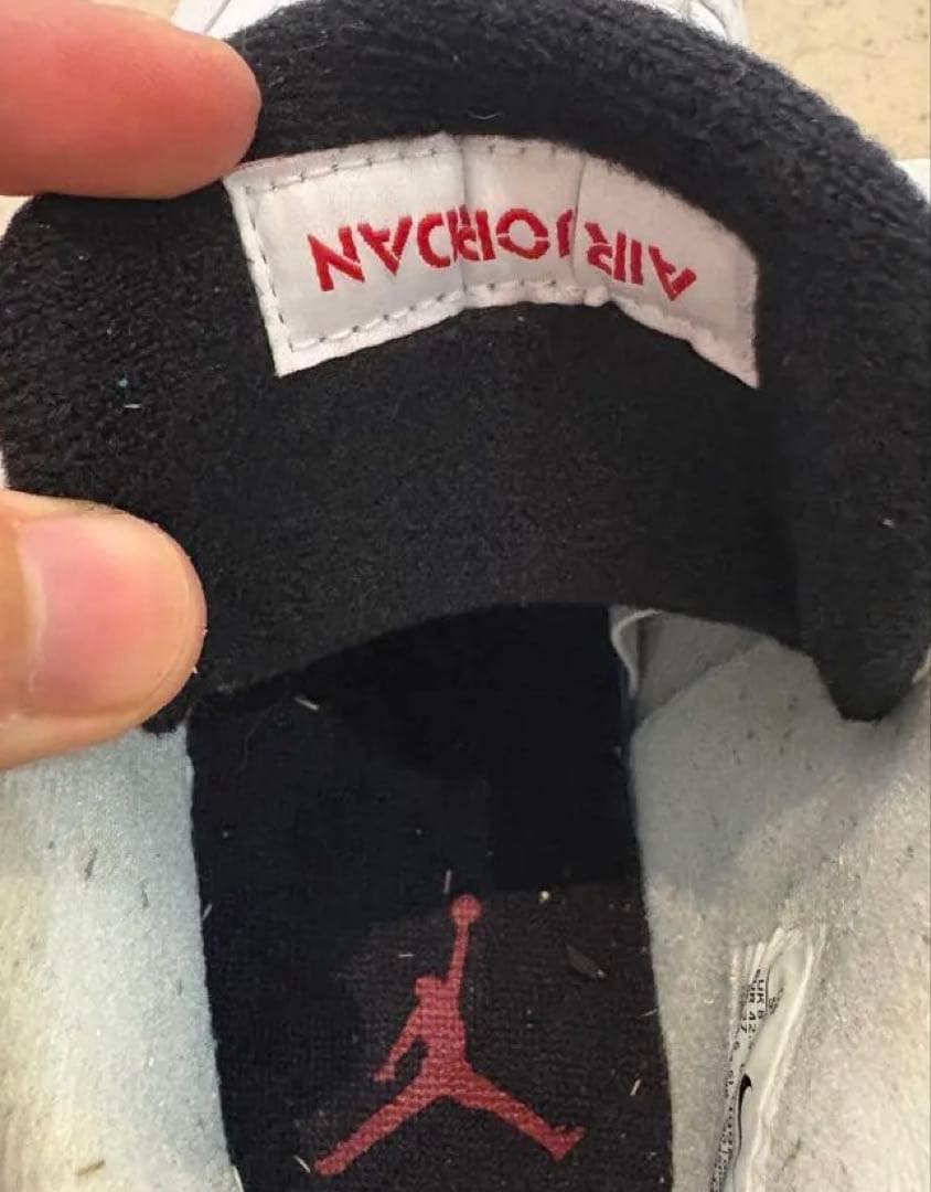 ゴルフシューズ Air Jordan 4 ホワイトセメント