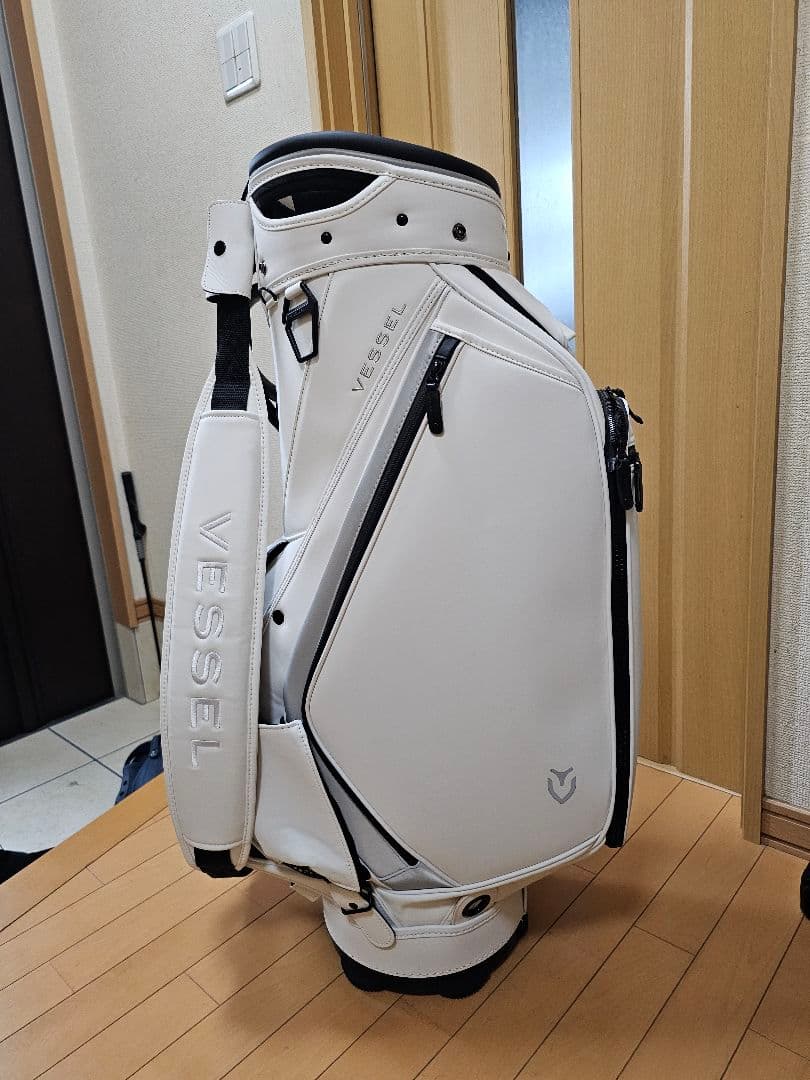 【美品】ベゼル　ホワイト キャディバッグ　 prime スタッフ　10インチ