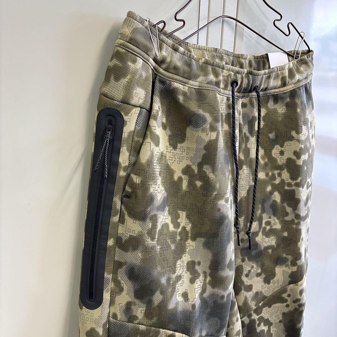【新品】ナイキ テック メンズ オープンヘム フリース カモ パンツ 2XL