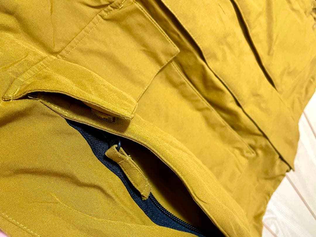 美品⭐︎VOLCOMスノーボードウェアM