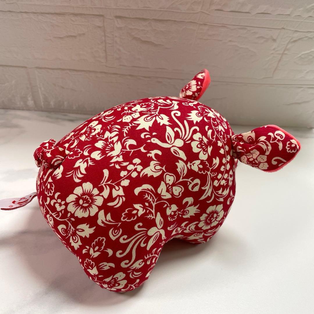 豚ぬいぐるみ　花柄　赤いブタ　総柄　布製　レア　アニマル　匿名配送