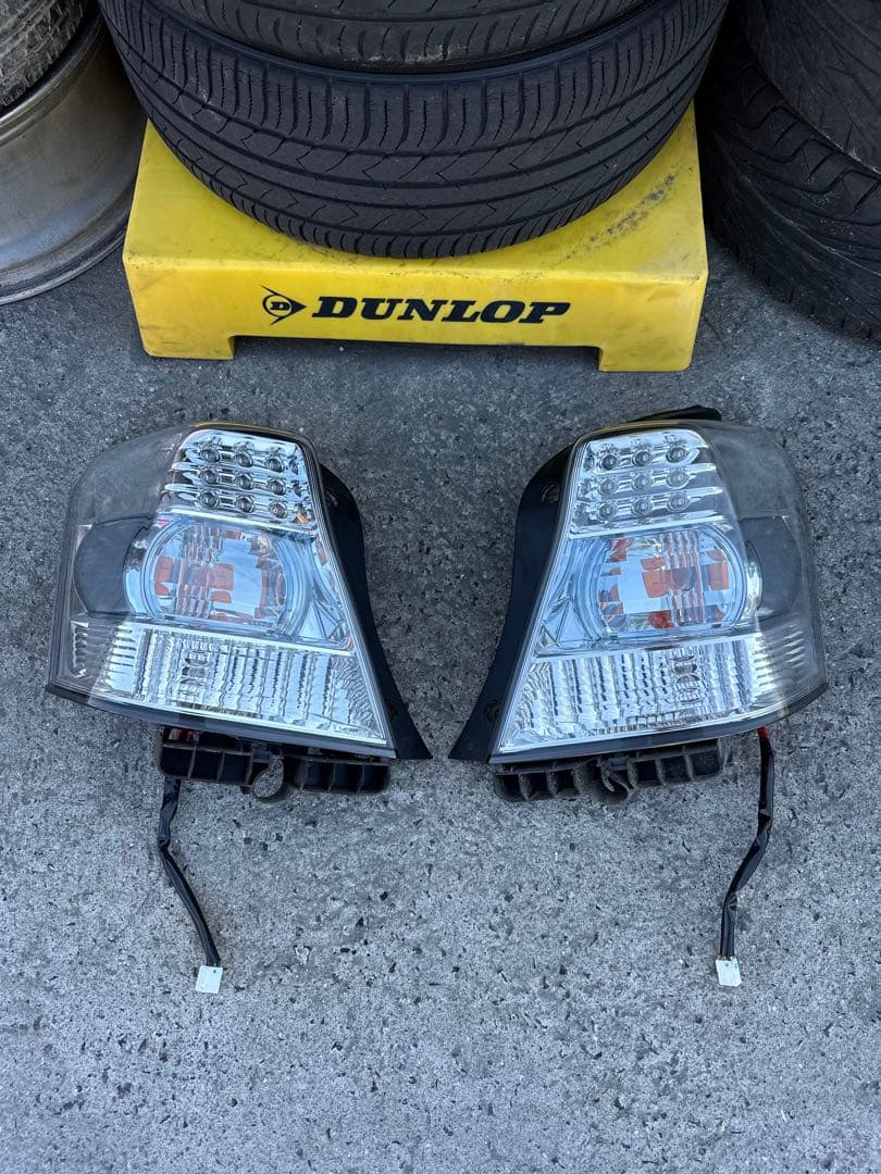 トヨタ　SAI テールランプ　右左セット　一台分