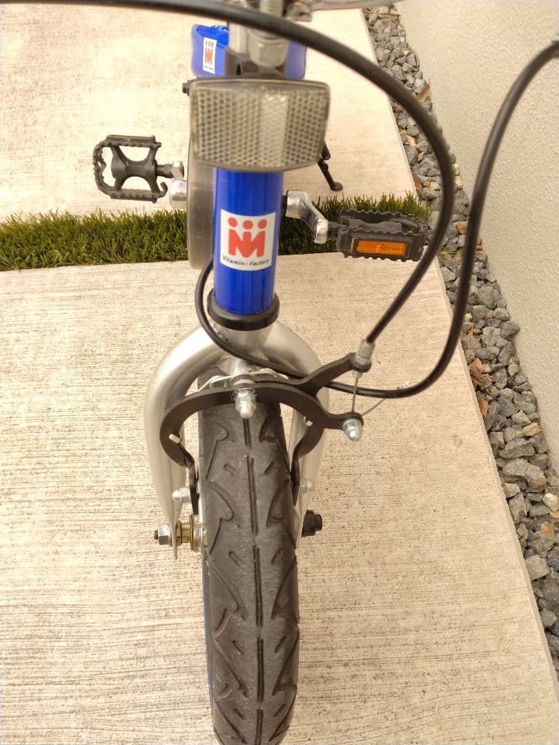 【送料無料】vitamin i factory へんしんバイク12インチ　青