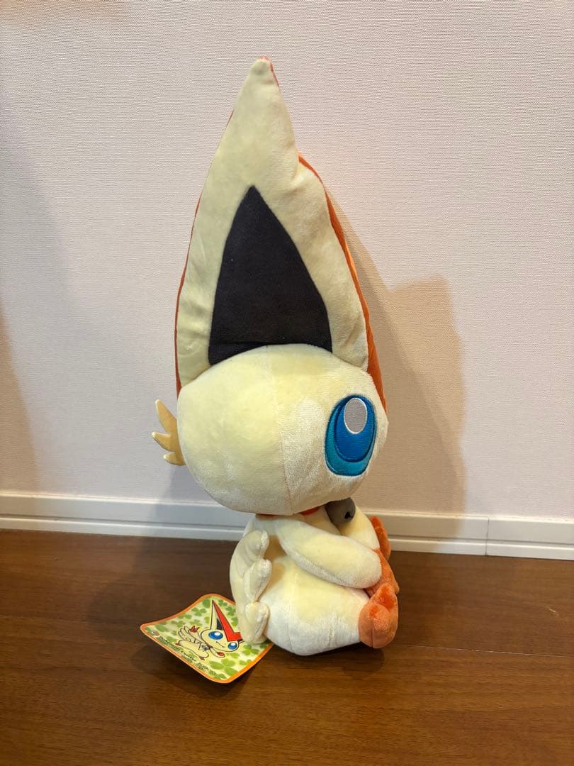 ポケモンセンタートウホク限定 等身大ビクティニ ぬいぐるみ やすらぎのすず