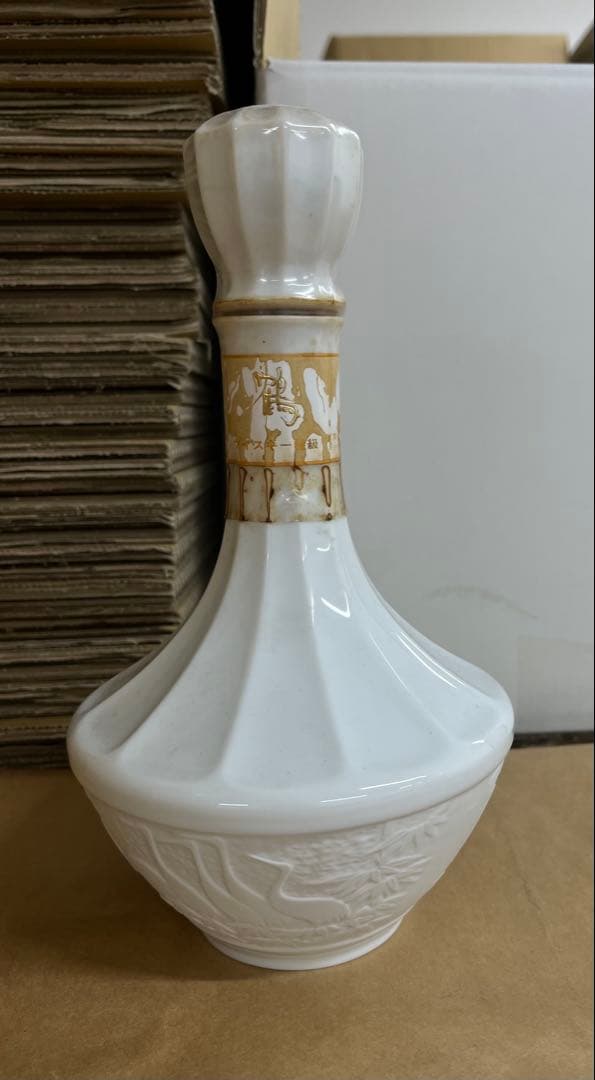 NIKKA 鶴特級ウイスキー 白陶器ボトル 760ml 43%