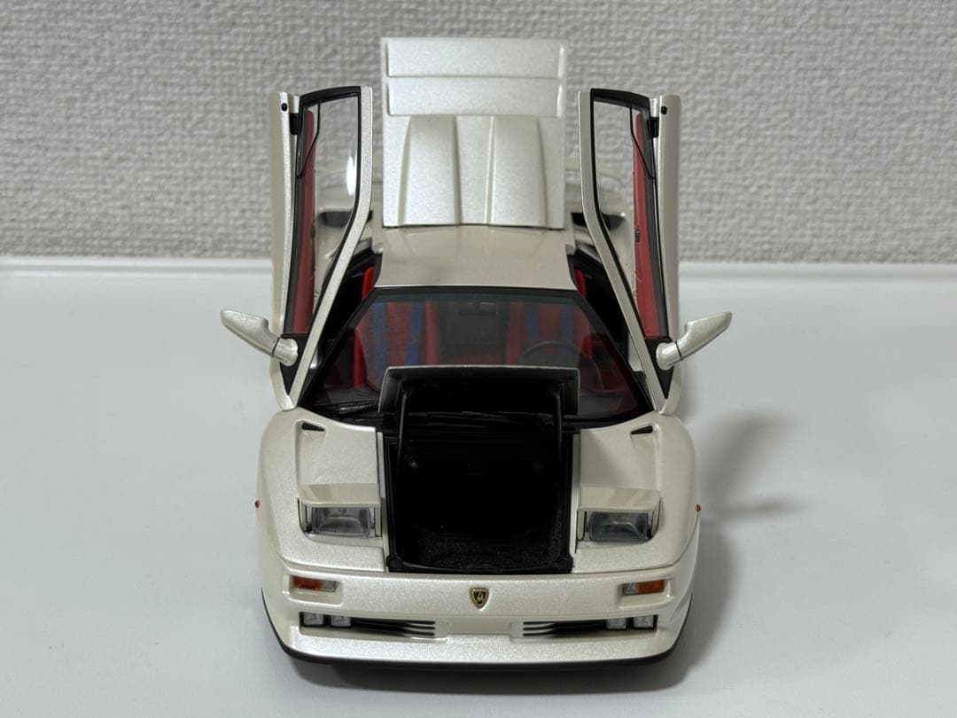 1/18 ランボルギーニディアブロSE30イオタ　オートアート