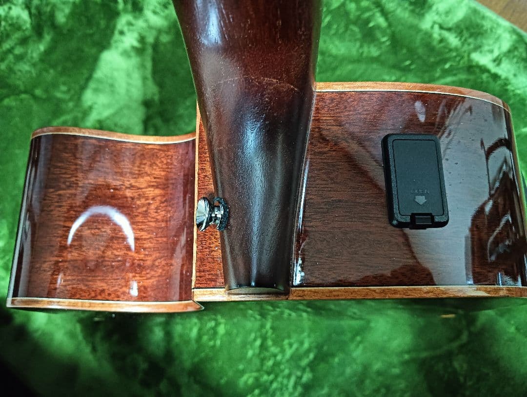 ヤマハ　エレアコギター　A1M