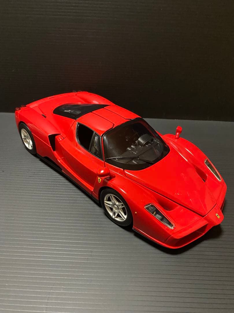 Ferrari Enzo 1/18 赤　エンッオ　フェラーリ
