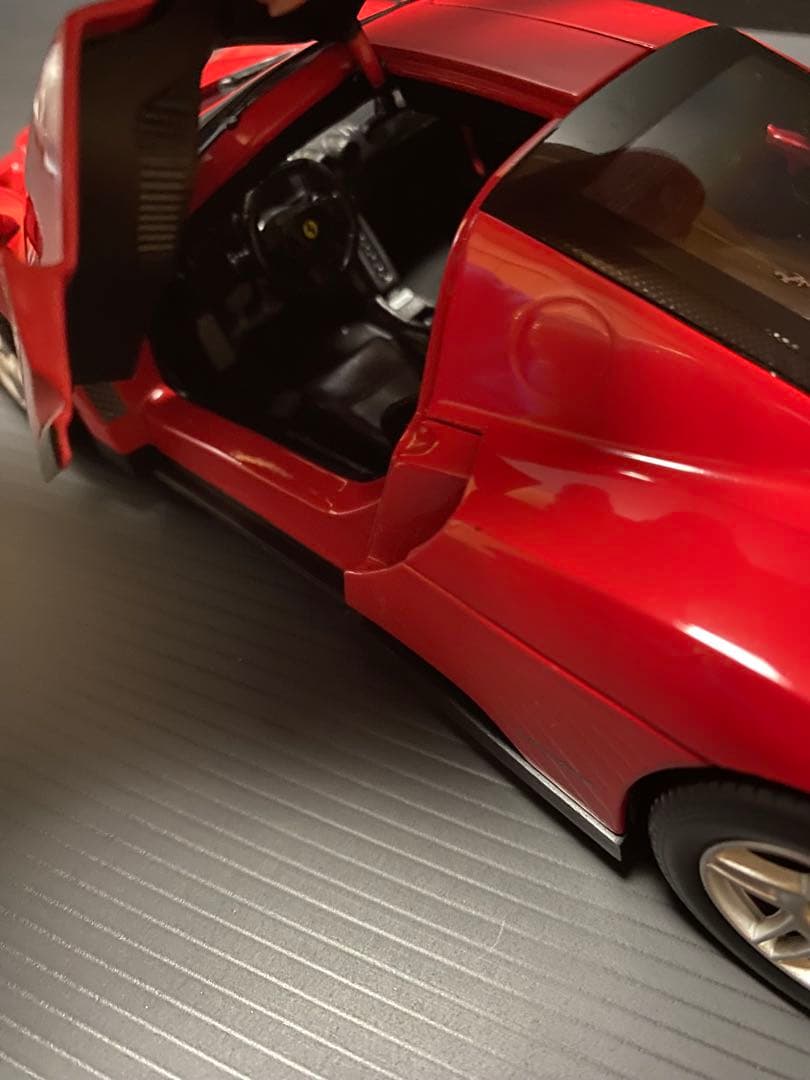 Ferrari Enzo 1/18 赤　エンッオ　フェラーリ