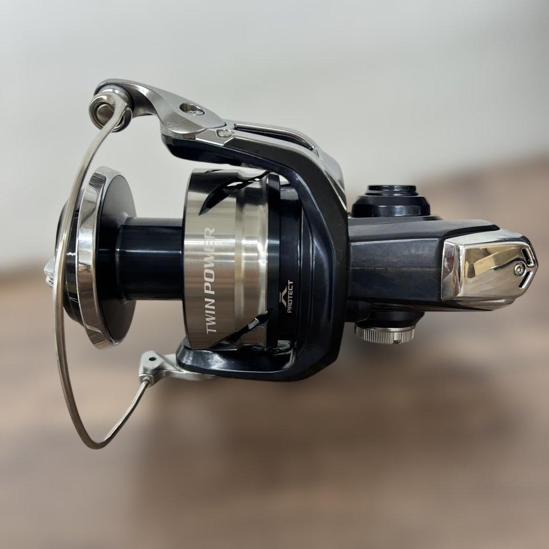 261250 シマノ　スピニングリール 21 ツインパワーSW8000HG