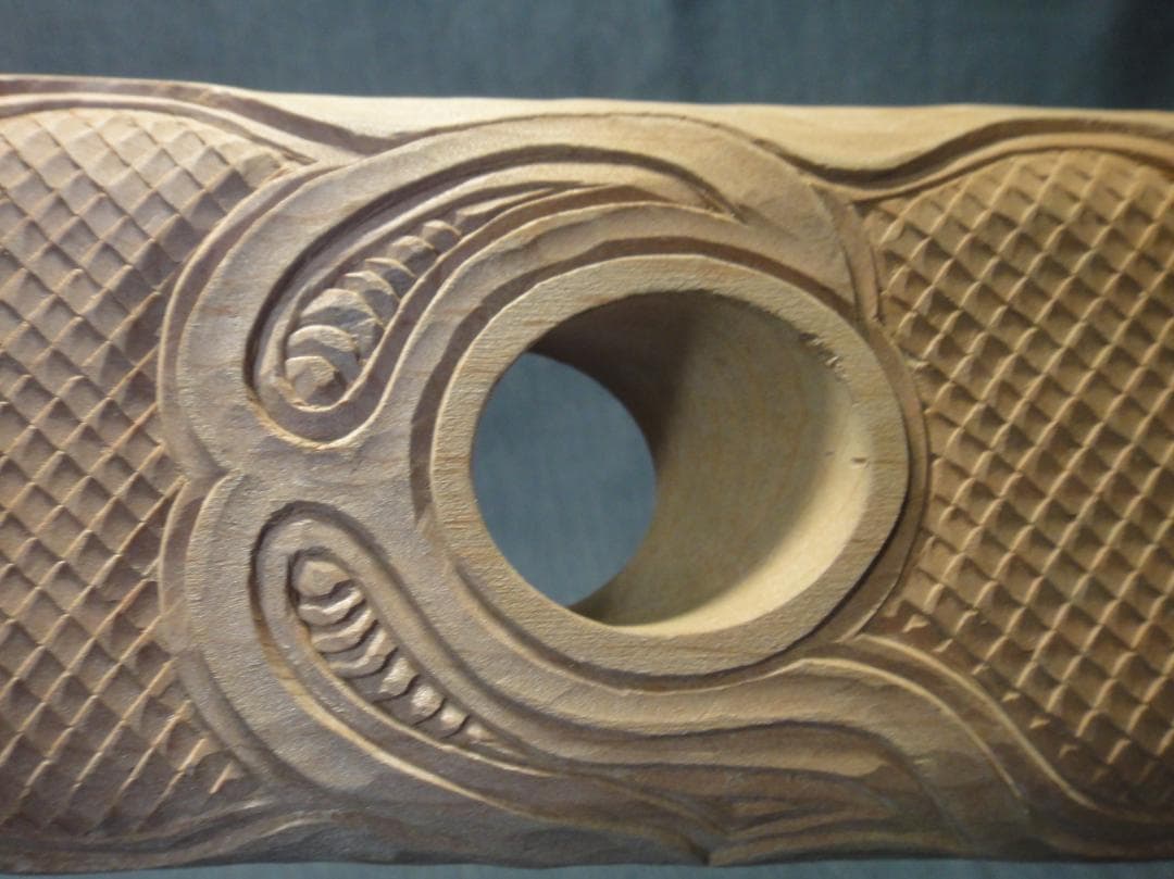 貝澤徹 作 『ワインラック』 二風谷　木彫り 彫刻 木彫り アイヌ美術　鱗彫り