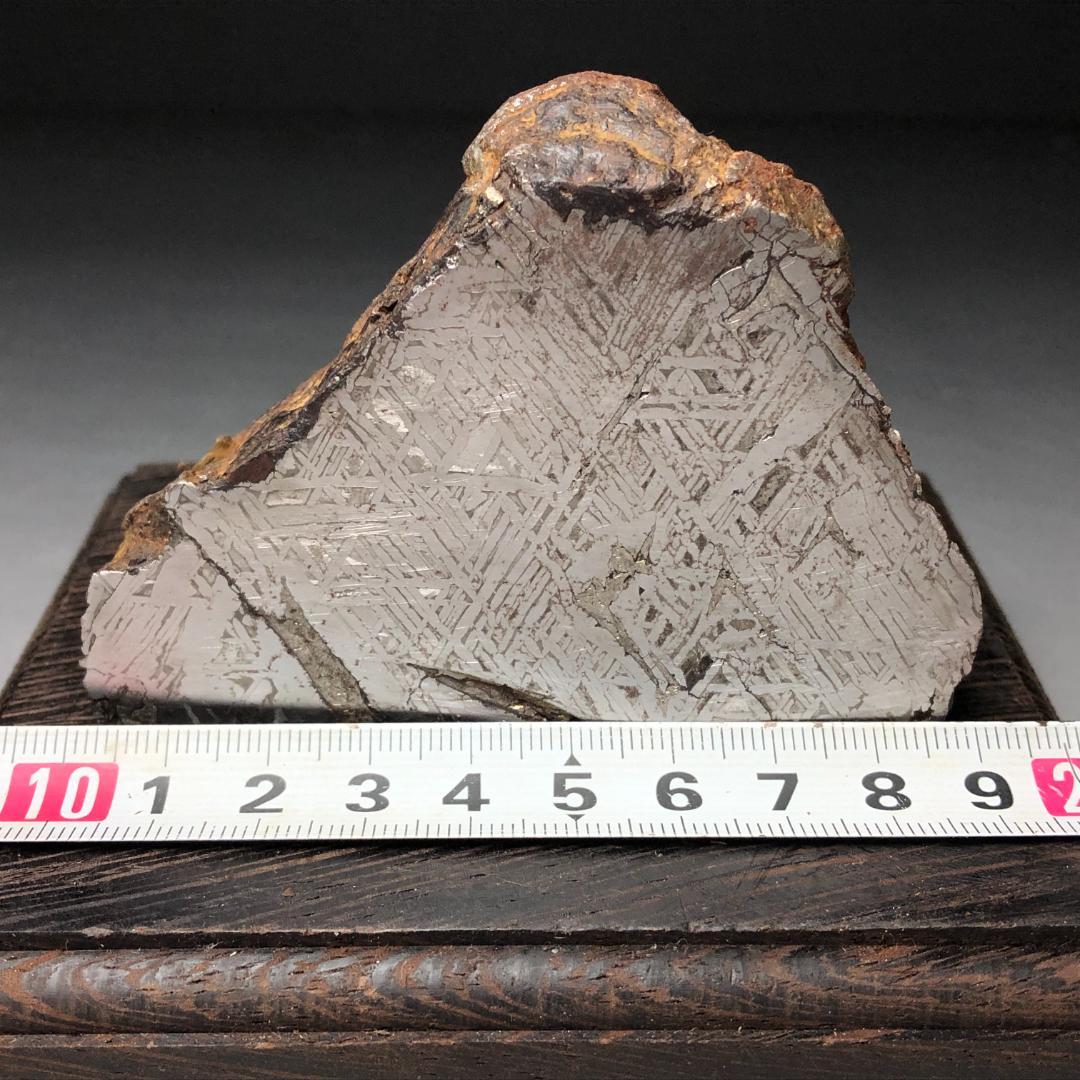 アルタイ隕石　大型隕石 鉄隕石　外皮付き隕石　ナチュラル　原石　重さ約969ｇ