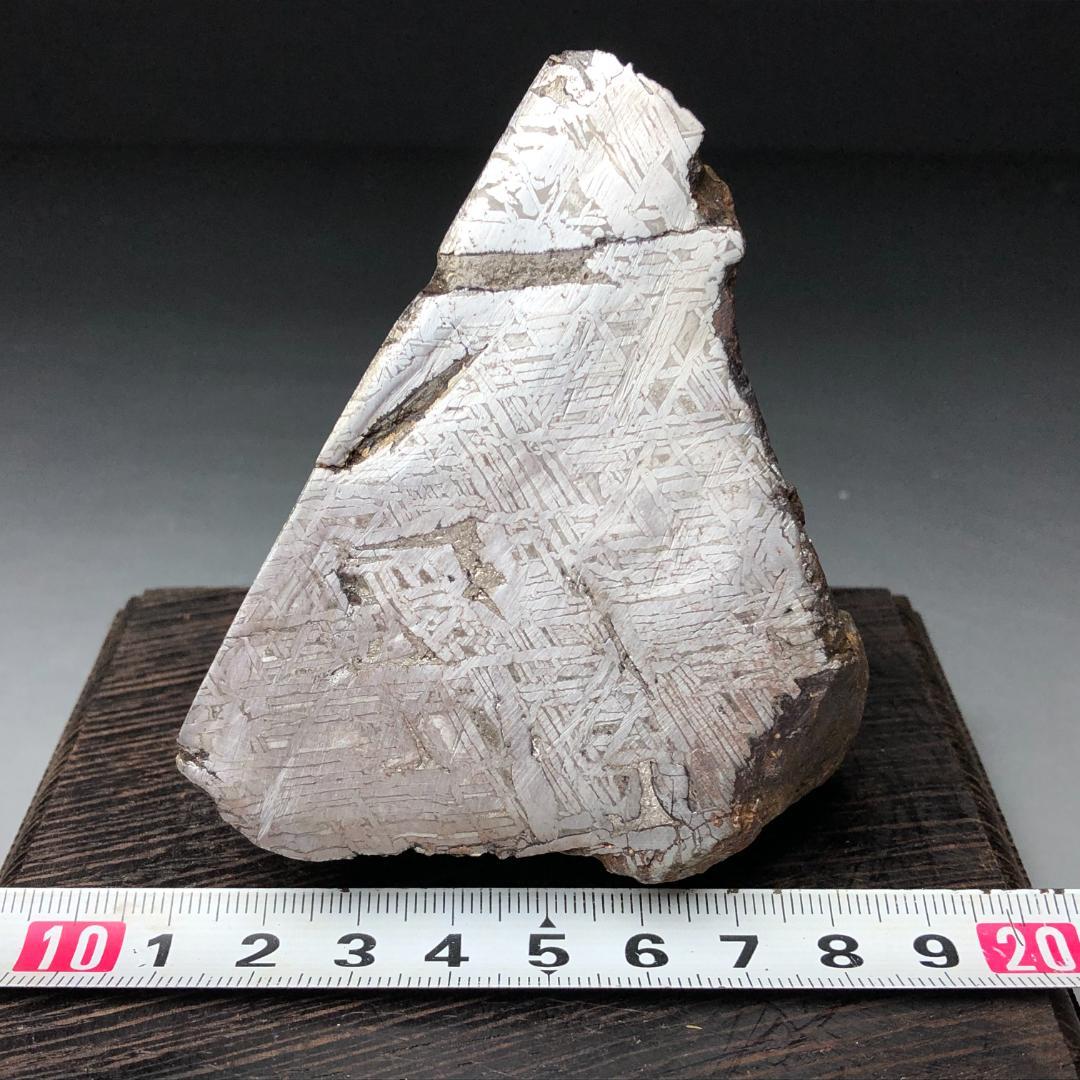 アルタイ隕石　大型隕石 鉄隕石　外皮付き隕石　ナチュラル　原石　重さ約969ｇ