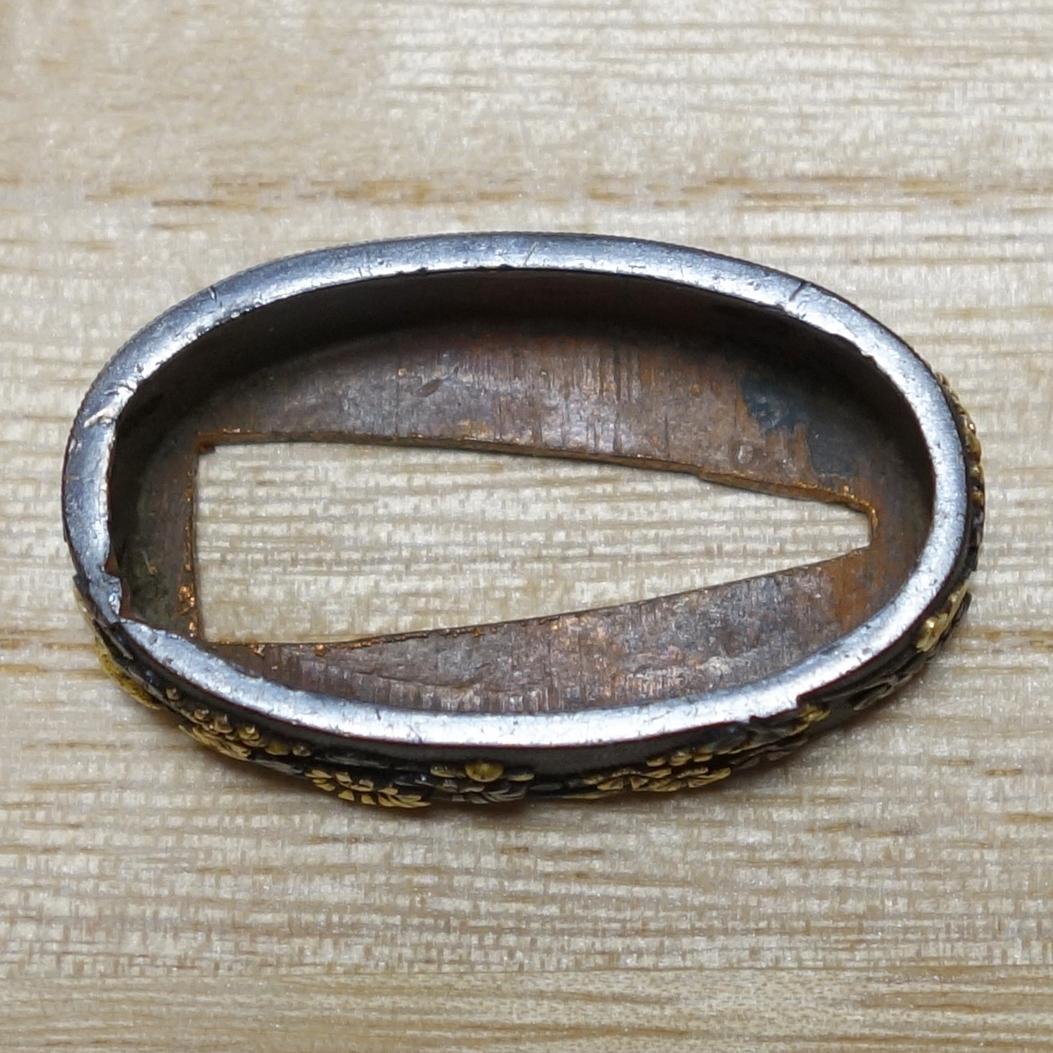 【草花図縁 赤銅魚子地 金銀銅象嵌】 刀装具 縁頭 鍔 鐔 日本刀 武具 骨董