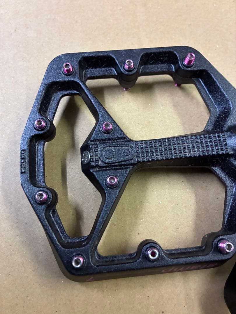 Crankbrothers Stamp7 フラットペダル burakku