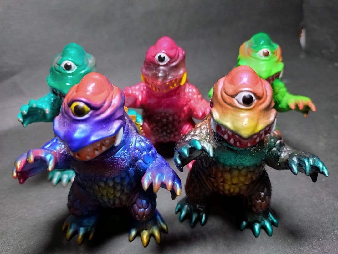 シカルナ工房、ザゴラ(山中の怪獣)中岡俊哉、「世界の怪獣」より、ミニソフビ。５体