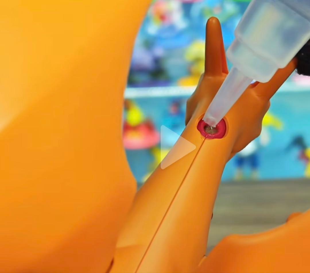 【海外限定】日本未入荷　ポケモン　リザードン　火？を吹き叫ぶ！　フィギュア