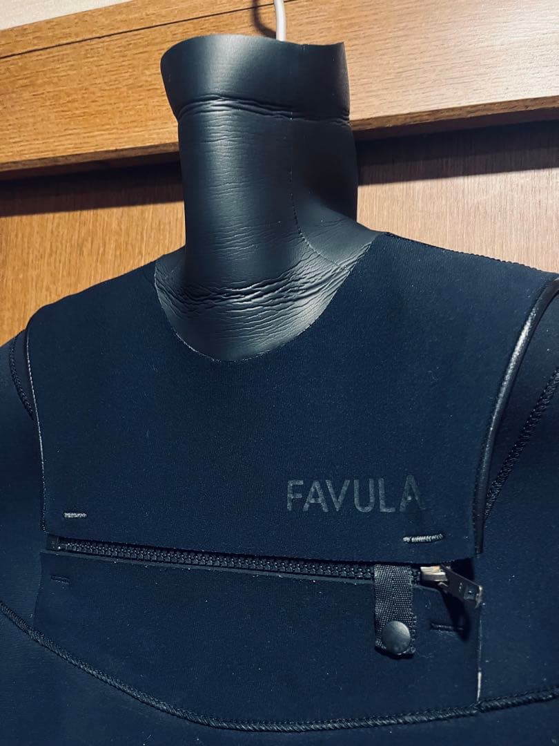 ほぼ新品　FAVULA ウェットスーツ　3／5ミリ　年末年始限定価格