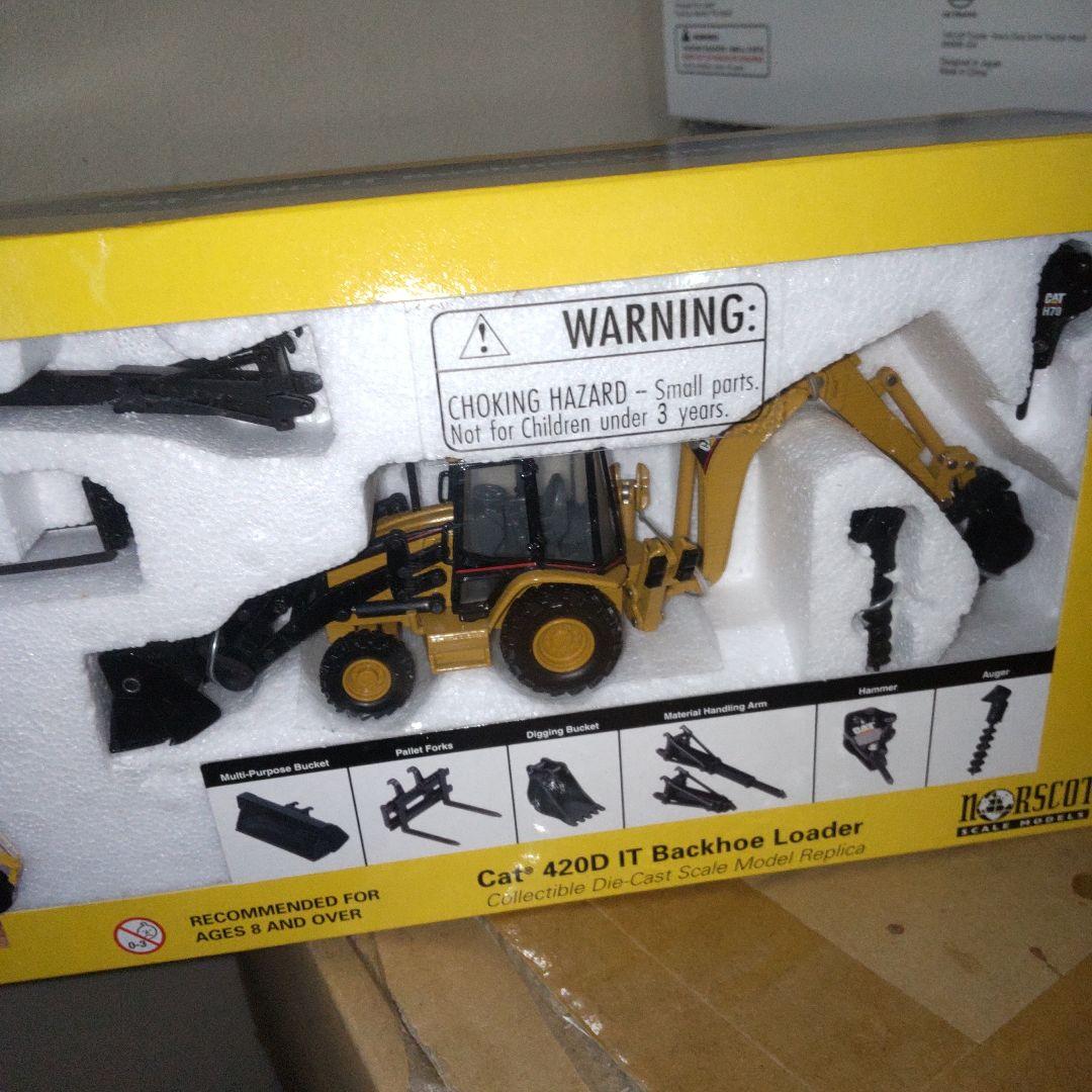 キャタピラー建機　CAT 420D IT バケットローダー　1/50