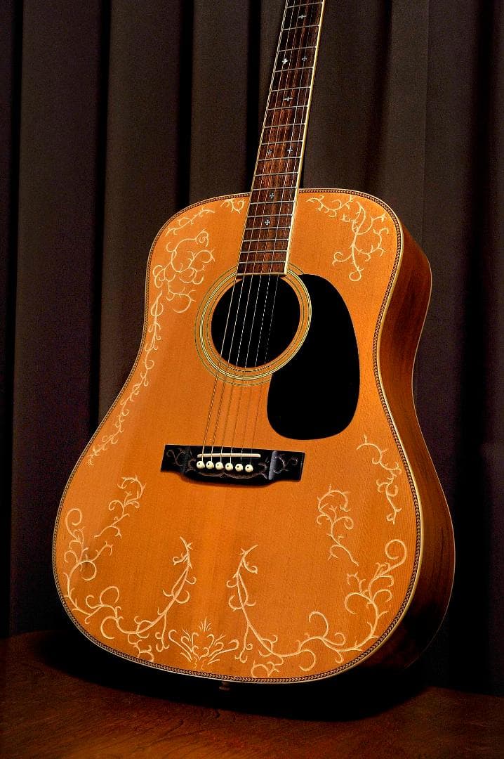 ★Ｋ.COUNTRY Dシリーズがもつ華やかな場面の演出【彫刻装飾ギター】