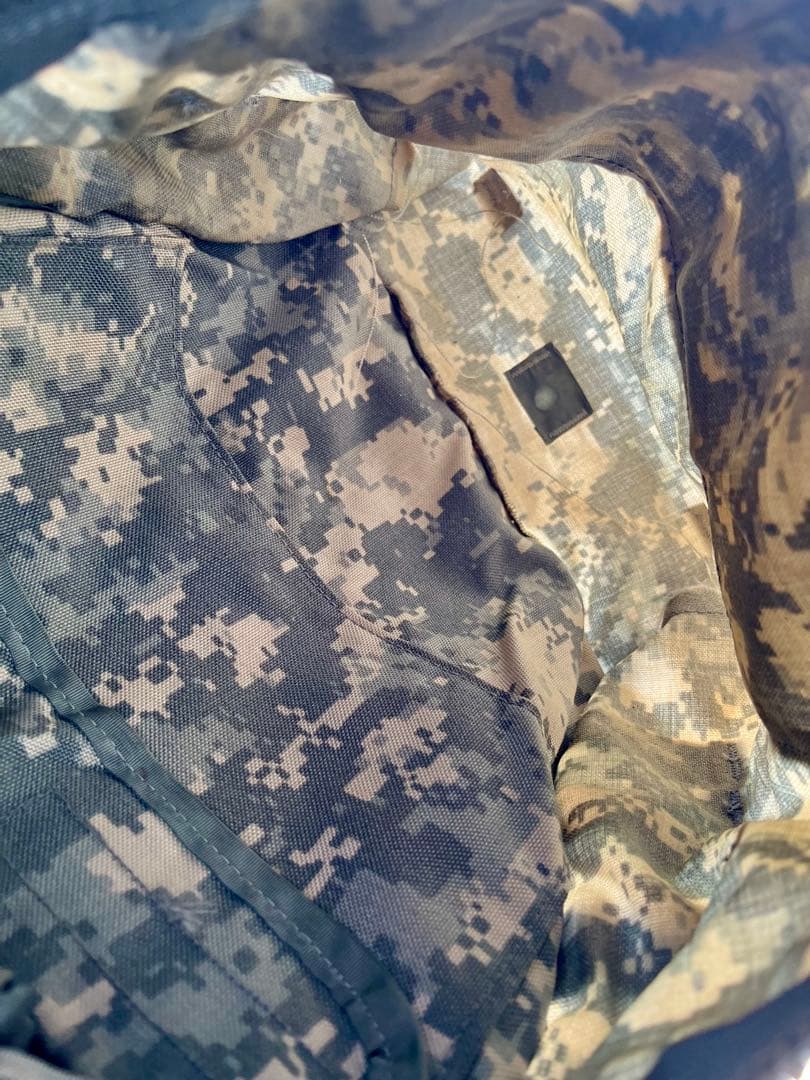 米軍放出品MOLLE2アサルトパック リュック バックパック ショベルポーチ付き