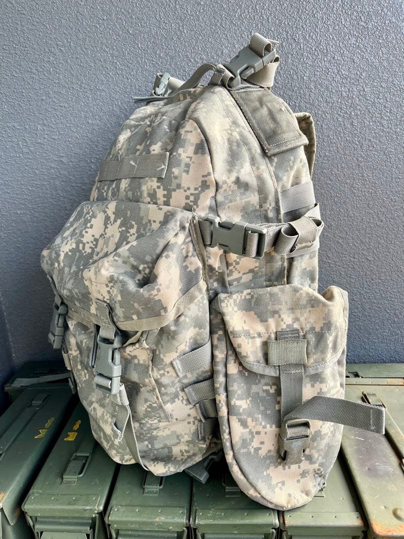 米軍放出品MOLLE2アサルトパック リュック バックパック ショベルポーチ付き