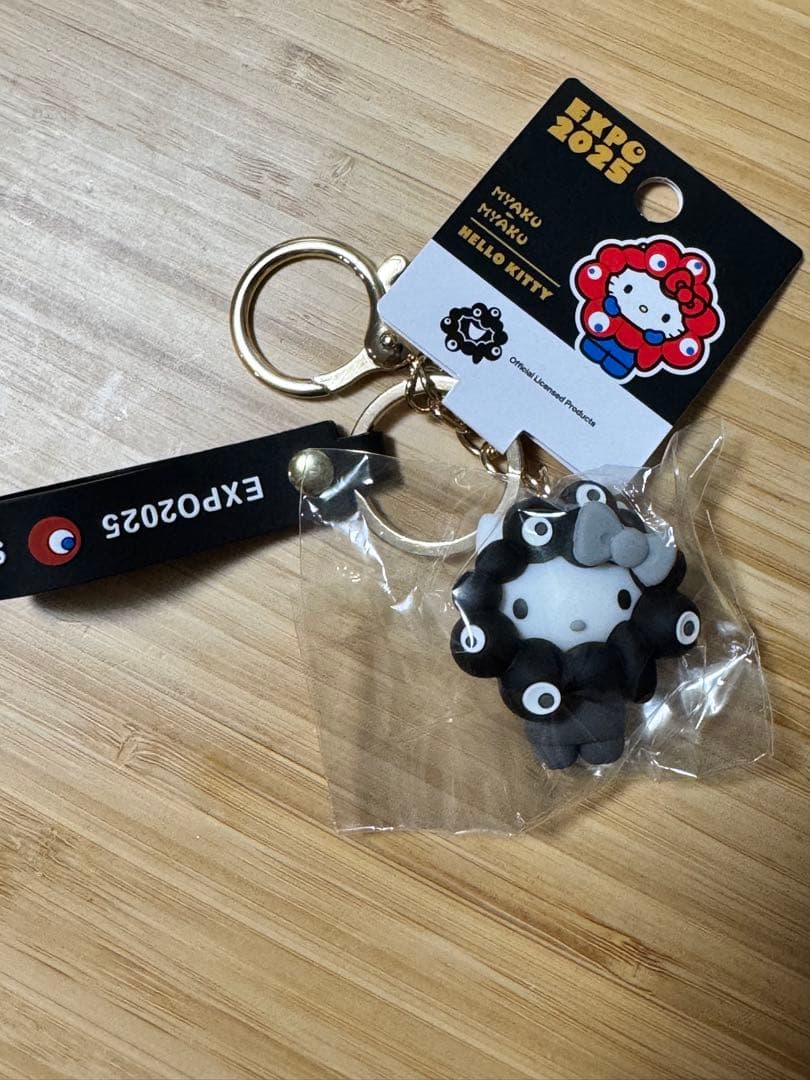 EXPO2025 キティ サンリオ　ミャクミャク　万博会場限定　黒ミャクミャク