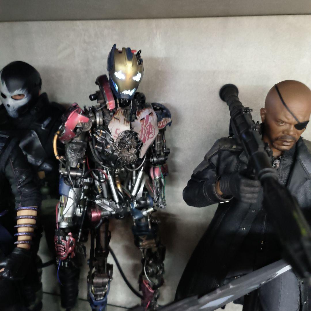 ホットトイズ　ウルトロン　マーク1