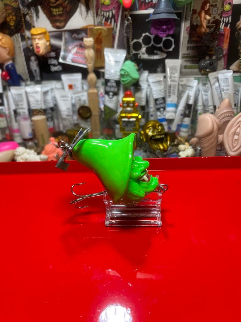 サーフェイスジョー　夜光ペイント　ウィッチ　魔女