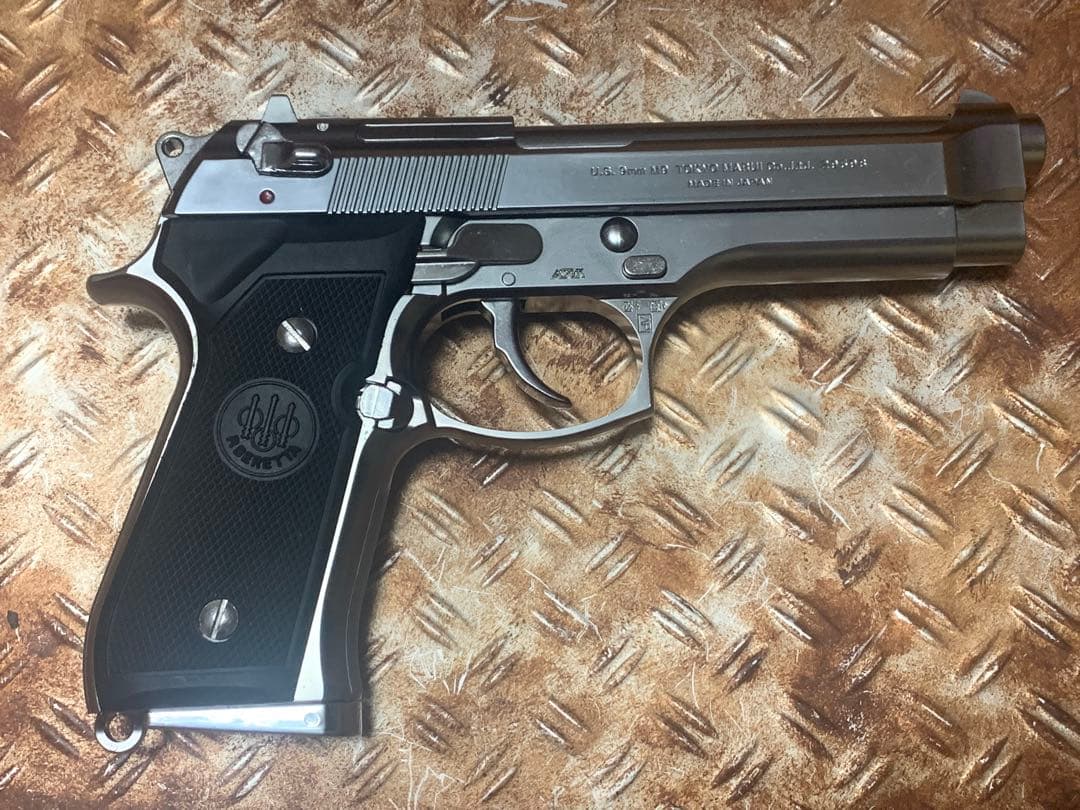 東京マルイ　ガスブローバック ベレッタ M92F クロームステンレス タイプ