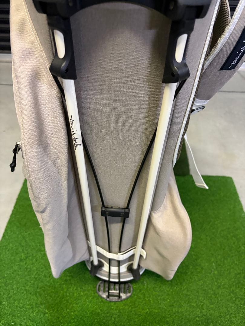 トラビスマシュー　キャディーバッグ