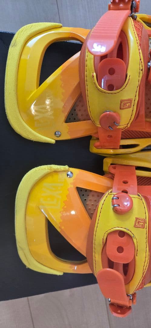 ★再値下げ！Burton買い揃え！ スノーボード板&ビンディング カバー2つ付き