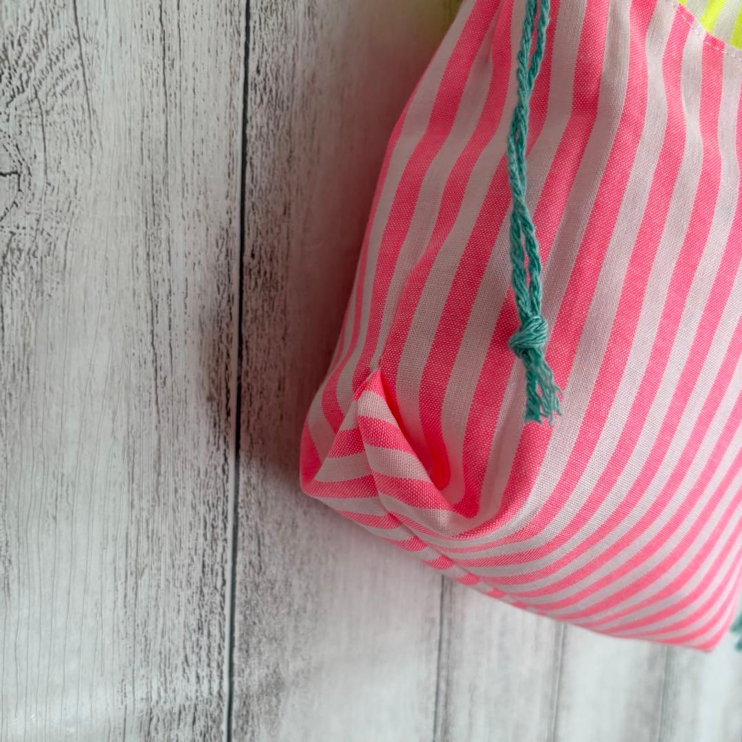 フクモモ仲良し巾着ポーチ　蛍光ストライプ①