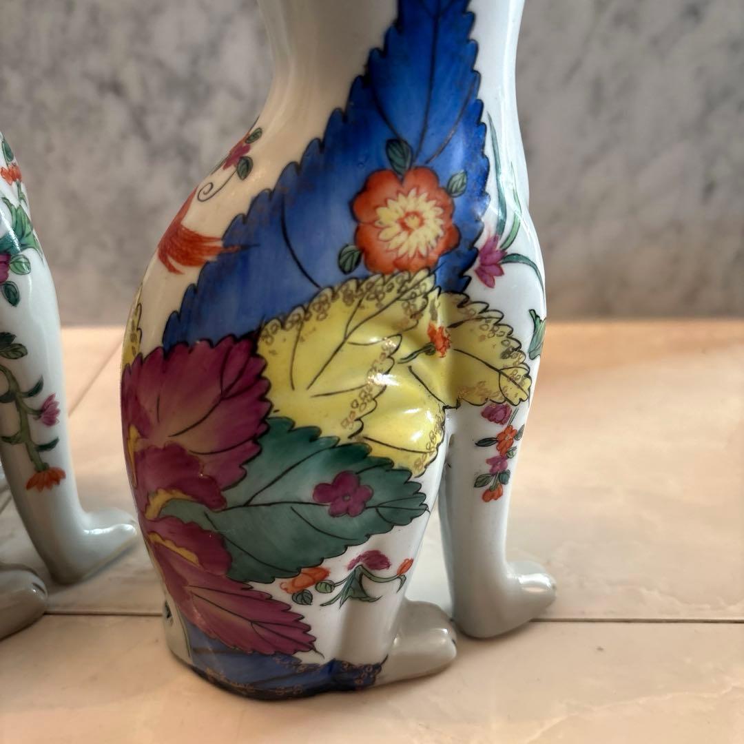 アンティーク　妖艶な瞳と手描きのお花が芸術的な珍しいペア猫ちゃん