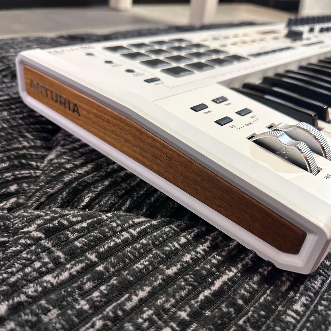 ARTURIA KEYLAB 49 MKII ホワイト