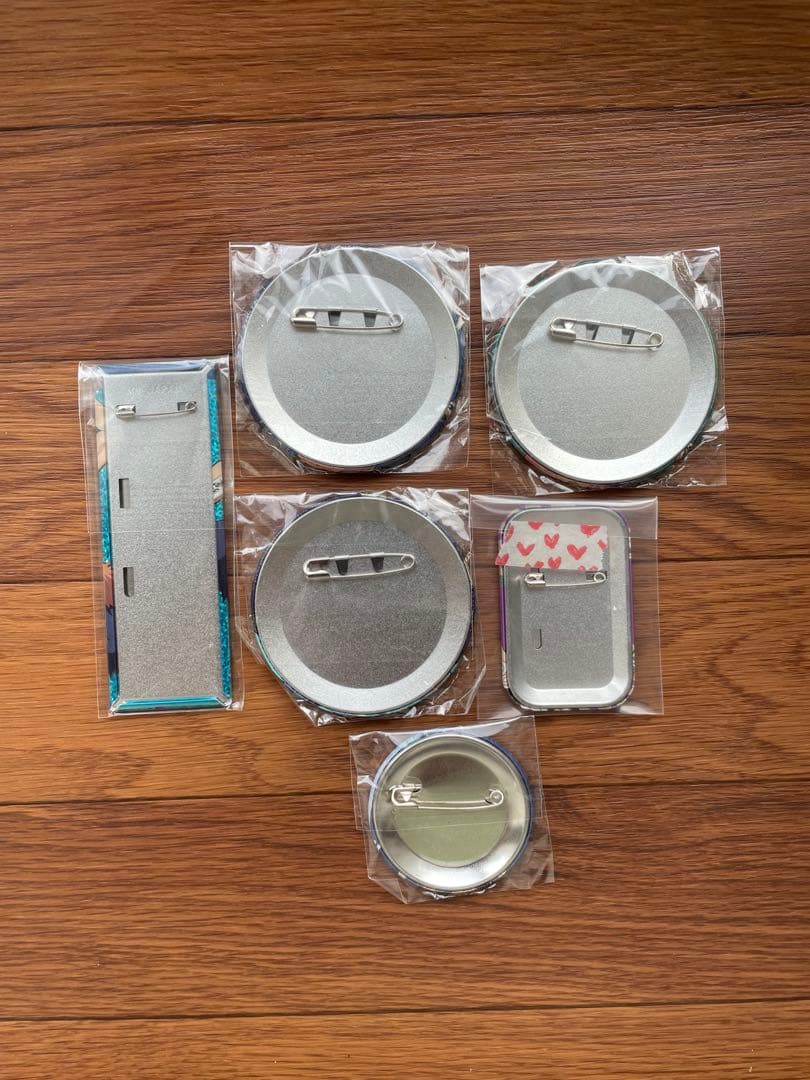 鬼滅の刃　嘴平伊之助　ナムコ限定　ホログラム缶バッジ