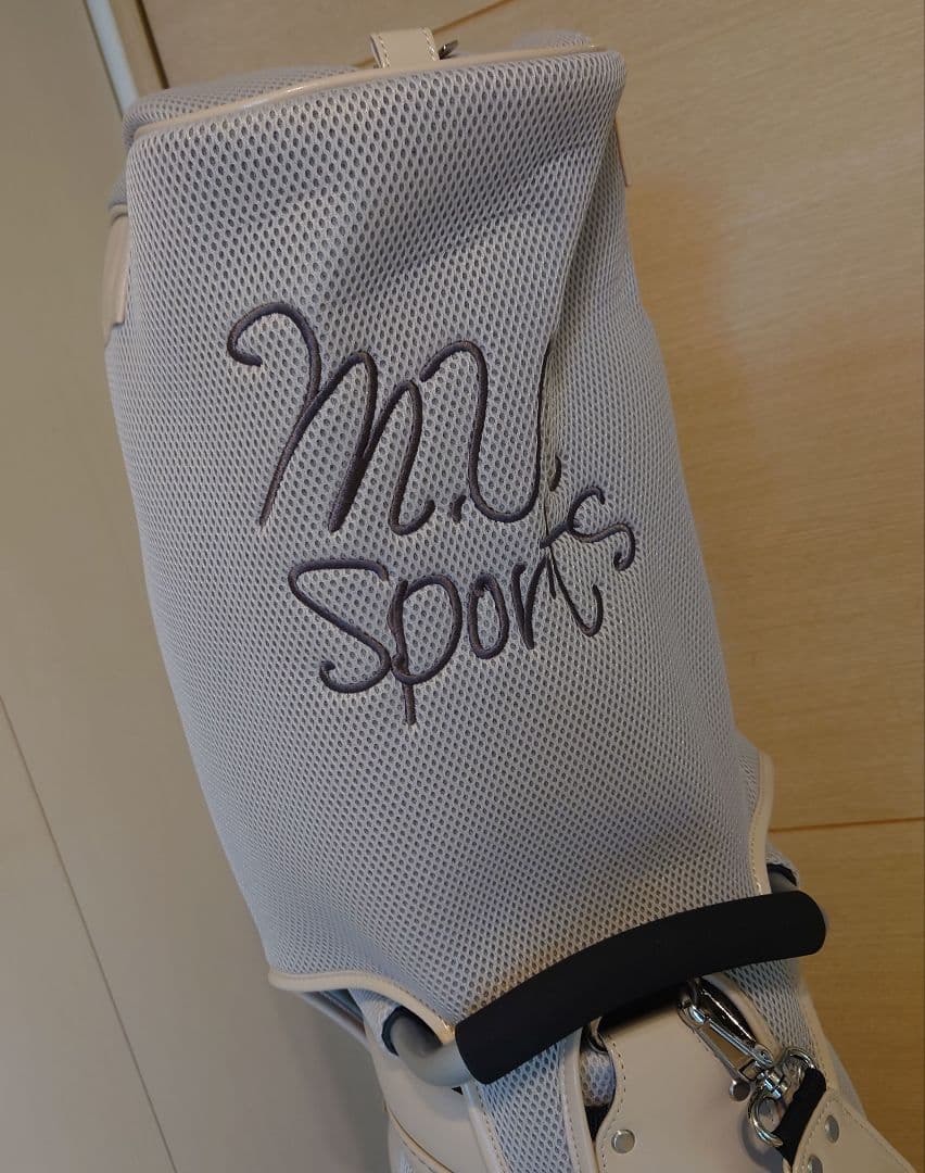 新品　МUSPORTS　キャディバッグ　定価8万円程　都内購入　正規品