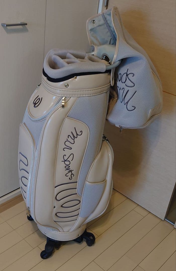 新品　МUSPORTS　キャディバッグ　定価8万円程　都内購入　正規品