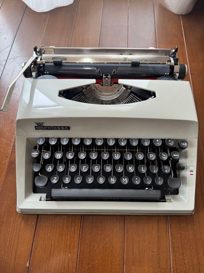 Contessa ホワイトタイプライター